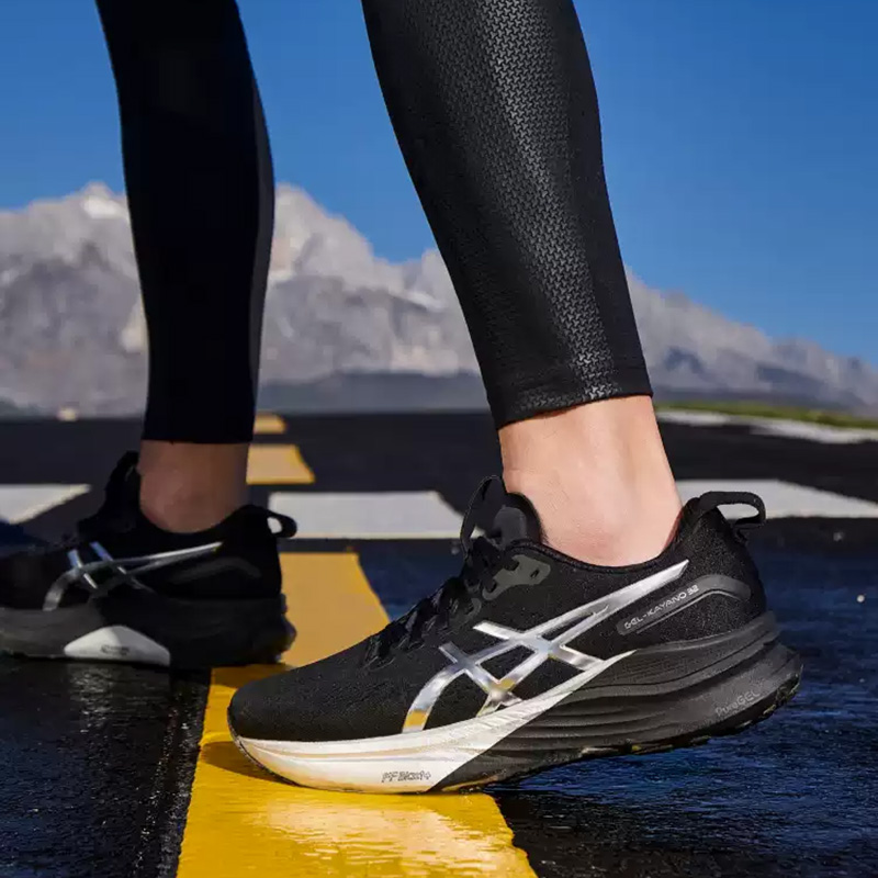 Asics  Men GEL-KAYANO 32 Black - Running Gear Asics recension och pris